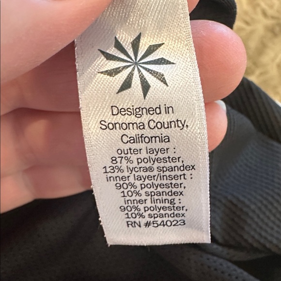 Athleta tennis skirt size XS. Built in mesh shorts, non-slip hem, ball pockets - Picture 14 of 14